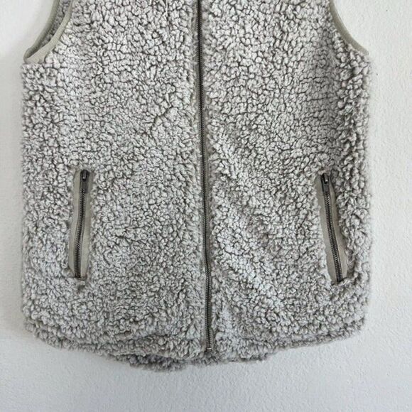 Thread Supply Womens Sherpa Vest Full Zip Size XS Pockets Oatmeal Fluffy Fleece - Picture 8 of 10
